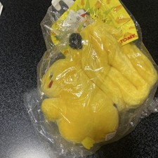Peluche tommy pikachu d'occasion Peluche tommy pikachu d'occasion  Expédié en France
