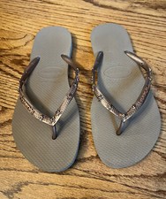 Chinelos femininos HAVAIANAS dourados finos com decoração de aranha dourada 41/42 tamanho 10/11 comprar usado  Enviando para Brazil