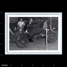 Foto vintage HOMEM MULHERES CARRUAGEM SEM CAVALOS CARRO CLÁSSICO comprar usado  Enviando para Brazil