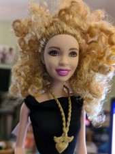 2014 Barbie Fashionista cabelo loiro encaracolado grande e olhos de avelã. comprar usado  Enviando para Brazil