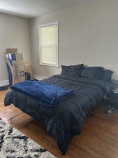 Entire full bed for sale  Newark