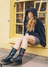 Bota Dr. Martens Bordada Rosas Floral Bloom VONDA 1914 Preta Tamanho 7 NOVA comprar usado  Enviando para Brazil
