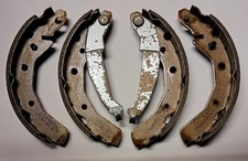 Brake shoes fit d'occasion  Expédié en Belgium