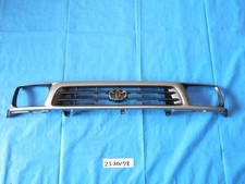Grelha de radiador TOYOTA Hilux 2000 KF-LN167 5311135410 [Usada] [PA117781446], usado comprar usado  Enviando para Brazil