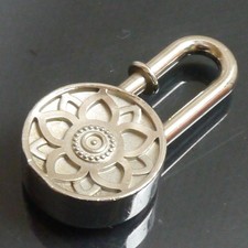 Autentico charm hermes usato  Spedire a Italy
