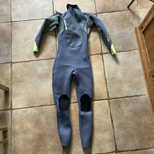 Circle one wetsuit for sale  READING