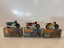 Lote a granel Matchbox Hondarora X 3 modelo de brinquedo verde amarelo e vermelho motocicleta comprar usado  Enviando para Brazil