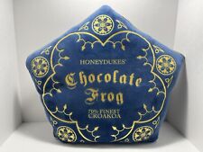 Travesseiro de Pelúcia Harry Potter Honeydukes' Chocolate Frog - 16x18 - Mundo Mágico comprar usado  Enviando para Brazil