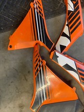 Capas laterais de plástico fabricante de equipamento original 2012 KTM 250 300 200 SXF XC XCW comprar usado  Enviando para Brazil