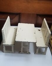 Antigua ARCADE Casa de Muñecas de Hierro Fundido Miniatura Blanco Muebles Mesa Bancos segunda mano  Embacar hacia Argentina