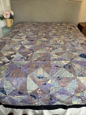 Copriletto trapuntato triangol usato Copriletto trapuntato triangol usato  Spedire a Italy