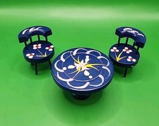 Mesa redonda de madeira azul miniatura vintage para casa de bonecas com cadeiras pintadas de floral* comprar usado  Enviando para Brazil
