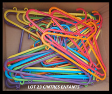 Lot cintres enfants d'occasion  Bouzonville