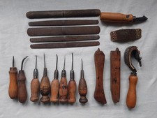 Ferramentas de sapateiro vintage – Conjunto misto de ferramentas antigas de sapateiro/couro comprar usado Ferramentas de sapateiro vintage – Conjunto misto de ferramentas antigas de sapateiro/couro comprar usado  Enviando para Brazil