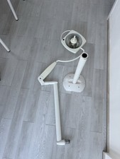Lampada scialitica chirurgica usato  Montesilvano