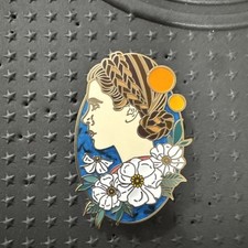 Broche fantasia Star Wars Laserbrain Patch Co Princesa Leia flor branca, usado comprar usado  Enviando para Brazil