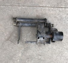 Staffa supporto motore usato Staffa supporto motore usato  Tramonti