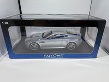 1/18 AUTOart 2010 Aston Martin Vantage V12 70206 VENDEDOR DOS EUA SEM TARIFA! Ótimo! comprar usado 1/18 AUTOart 2010 Aston Martin Vantage V12 70206 VENDEDOR DOS EUA SEM TARIFA! Ótimo! comprar usado  Enviando para Brazil