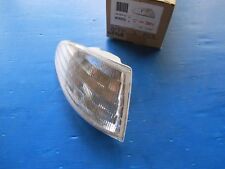 Clignotant droit cristal d'occasion Clignotant droit cristal d'occasion  Nouaillé-Maupertuis