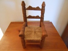 Poltrona de madeira vintage para bonecas comprar usado Poltrona de madeira vintage para bonecas comprar usado  Enviando para Brazil