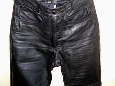 Pantaloni pelle donna usato  Savona