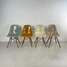 Vintage eames chairs d'occasion  Expédié en Belgium
