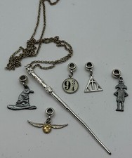 Colar Pingente "Parede" Harry Potter e 5 Berloques Deslizantes Oficial WBE comprar usado  Enviando para Brazil
