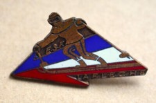 Insigne broche médaille d'occasion  Bénouville
