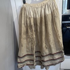 Ancienne jupe campagnarde d'occasion  Tannay