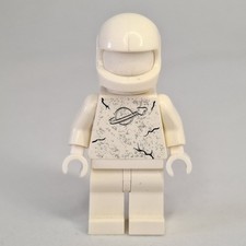 Lego spaceman statue usato  Bologna