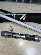 Sabre de luz Disney Galaxy’s Edge Star Wars Savi’s Workshop paz e justiça comprar usado  Enviando para Brazil