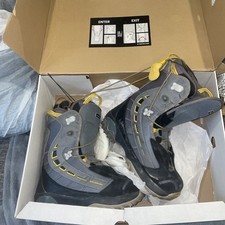 s women boots 11 snowboard for sale  Edison