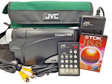 Videocamera vhs compatta usato  Spedire a Italy