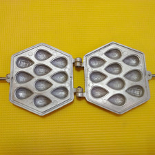 Vintage Aluminum Nuts 3D Cookies Press Form fo Baking Biscuits Iron Nuts Mold 15 comprar usado Vintage Aluminum Nuts 3D Cookies Press Form fo Baking Biscuits Iron Nuts Mold 15 comprar usado  Enviando para Brazil