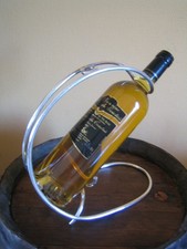 Pouring bottle holder d'occasion  Expédié en Belgium