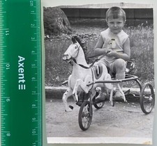 Usado, Triciclo infantil década de 1950 URSS cavalo de balanço brinquedos infantis pedal carro foto vintage comprar usado  Enviando para Brazil