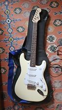 Chitarra elettrica squier usato  Verrayes