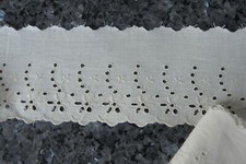 Broderie anglaise écrue d'occasion  Saint-Jorioz