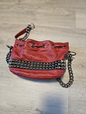 BOLSA CRAVEJADA DE COURO PEBBLED VERMELHO TYLIE MALIBU  comprar usado  Enviando para Brazil
