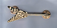 Broche Hard Rock Cafe: Kobe Closing Staff guitarra dourada le60 comprar usado  Enviando para Brazil