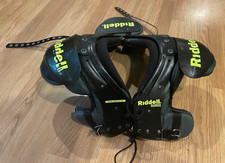 Almofadas de ombro de futebol juvenil Riddell Surge - M (80) 12"-13" com placa traseira comprar usado  Enviando para Brazil