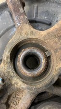 Moyeu gauche volkswagen d'occasion  Villegusien-le-Lac