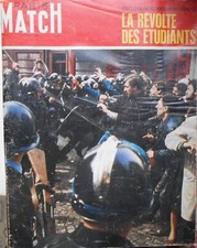 Paris match mai d'occasion  Monts-sur-Guesnes