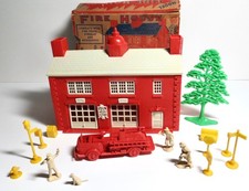 Usado, Casa de bombeiros Marx completa com caminhão de bombeiros, bombeiros e acessórios comprar usado Usado, Casa de bombeiros Marx completa com caminhão de bombeiros, bombeiros e acessórios comprar usado  Enviando para Brazil