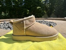 Mini bota feminina Uggs clássica solene camurça marrom, tamanho 7, usado comprar usado  Enviando para Brazil