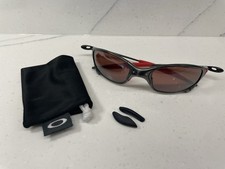 Óculos de Sol Oakley Juliet Gen 4 Carbono - VR28 Preto Irídio Polarizado - QUASE PERFEITO comprar usado Óculos de Sol Oakley Juliet Gen 4 Carbono - VR28 Preto Irídio Polarizado - QUASE PERFEITO comprar usado  Enviando para Brazil