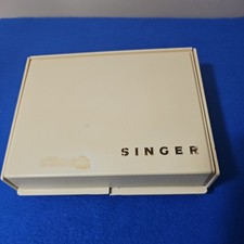 Caja de costura Singer vintage con piezas y accesorios para máquina de coser segunda mano  Embacar hacia Mexico