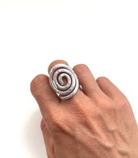 Anello grande spirale usato  Roma