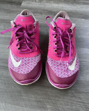 Tênis de corrida Nike feminino Fitsole Lite tamanho 7 premium rosa atlético 704881-501 comprar usado  Enviando para Brazil