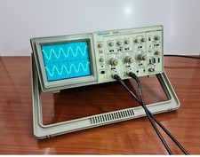 Tektronix 2225 mhz d'occasion  Moulins